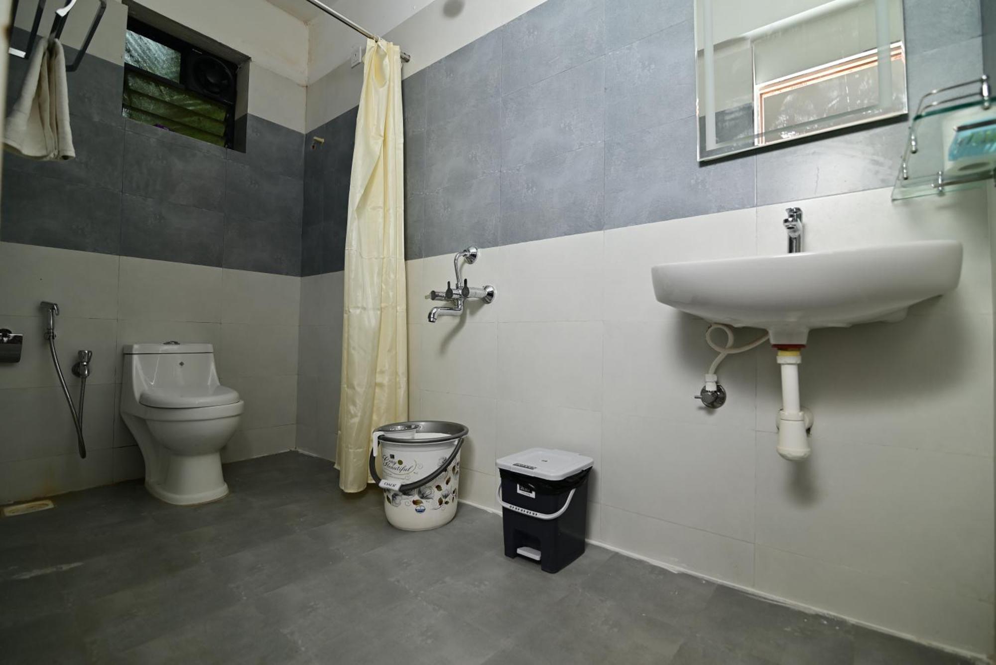 Q Lite Calangute Otel Dış mekan fotoğraf